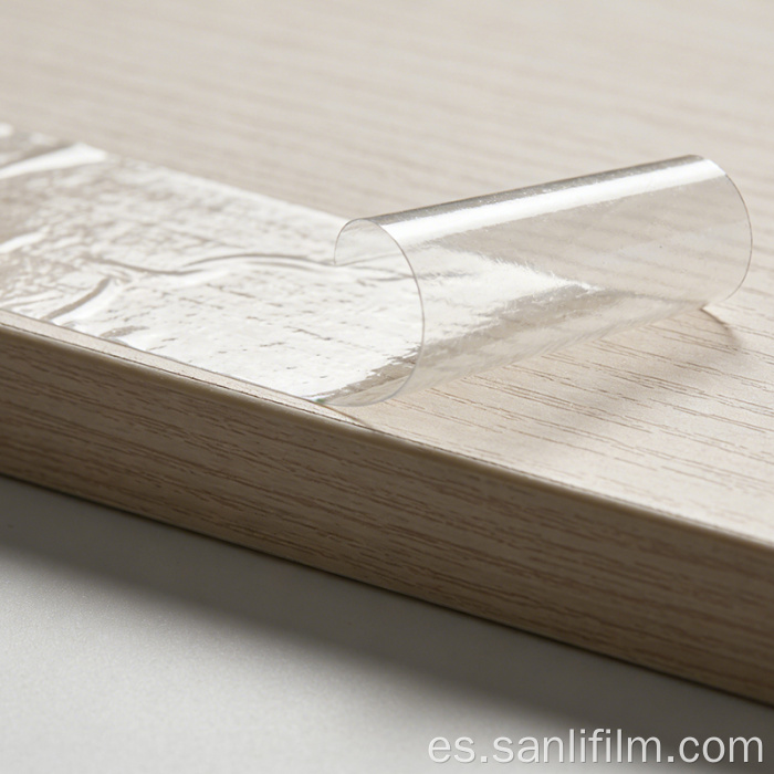 Película protectora de laminados o plásticos de ingeniería